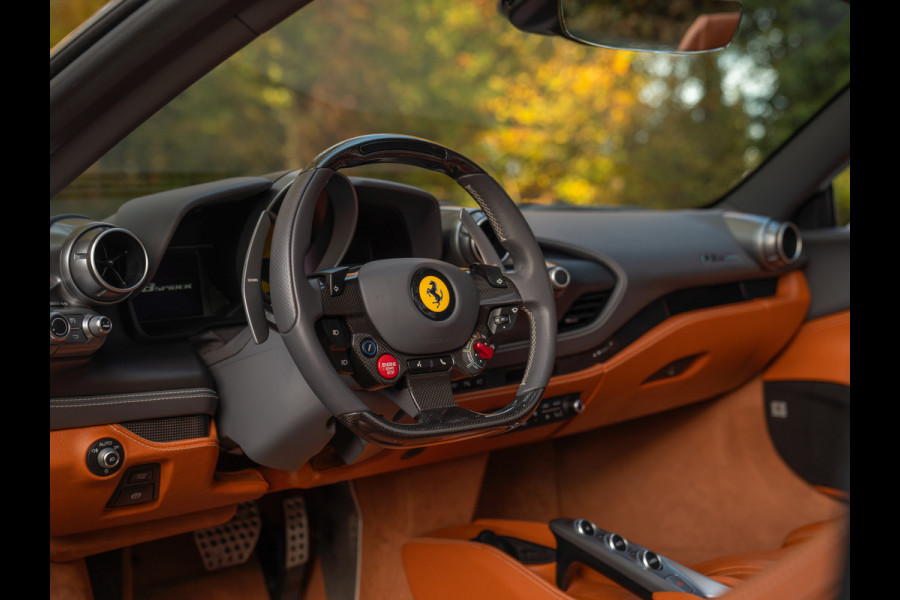 Ferrari F8 Spider 3.9 V8 HELE | Atelier Car | Grigio Coburn | Daytona Racing Seats | Lift | Pass. display