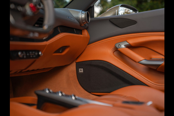 Ferrari F8 Spider 3.9 V8 HELE | Atelier Car | Grigio Coburn | Daytona Racing Seats | Lift | Pass. display