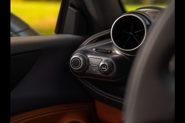 Ferrari F8 Spider 3.9 V8 HELE | Atelier Car | Grigio Coburn | Daytona Racing Seats | Lift | Pass. display