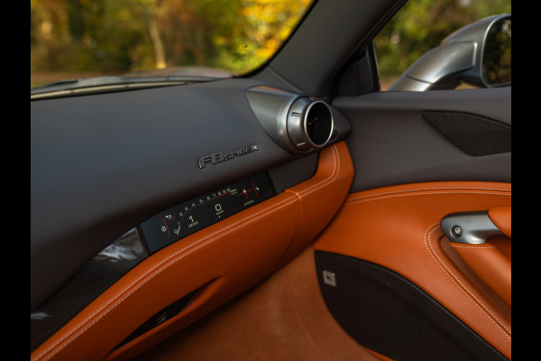 Ferrari F8 Spider 3.9 V8 HELE | Atelier Car | Grigio Coburn | Daytona Racing Seats | Lift | Pass. display