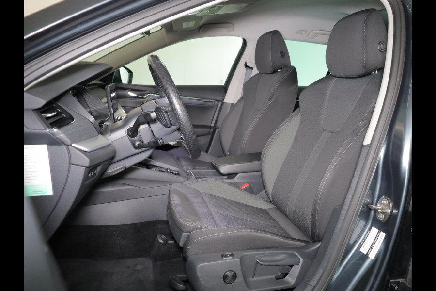 Škoda Octavia Combi 1.4 TSI iV PHEV Business Edition Plus 204pk| Navi| trekhaak| 18'LM-velgen |verwarmde stln+voorruit| SOH 94%