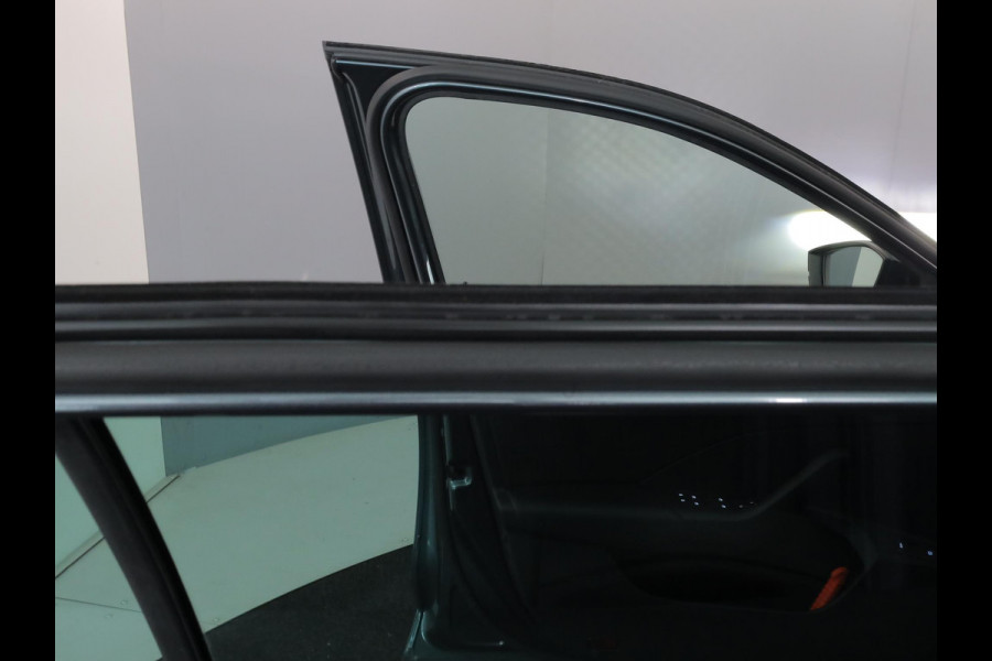 Škoda Octavia Combi 1.4 TSI iV PHEV Business Edition Plus 204pk| Navi| trekhaak| 18'LM-velgen |verwarmde stln+voorruit| SOH 94%