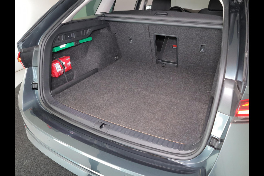 Škoda Octavia Combi 1.4 TSI iV PHEV Business Edition Plus 204pk| Navi| trekhaak| 18'LM-velgen |verwarmde stln+voorruit| SOH 94%