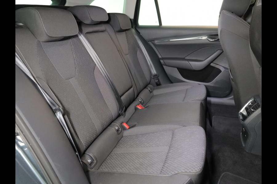 Škoda Octavia Combi 1.4 TSI iV PHEV Business Edition Plus 204pk| Navi| trekhaak| 18'LM-velgen |verwarmde stln+voorruit| SOH 94%