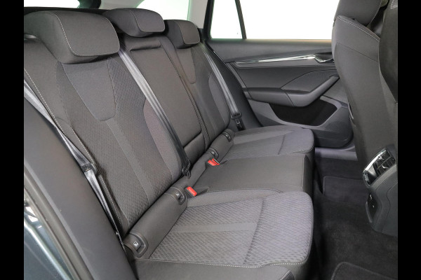 Škoda Octavia Combi 1.4 TSI iV PHEV Business Edition Plus 204pk| Navi| trekhaak| 18'LM-velgen |verwarmde stln+voorruit| SOH 94%