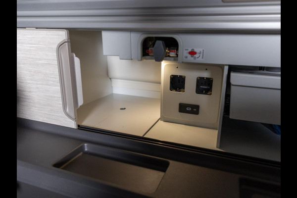 Volkswagen California Ocean eHybrid 4Motion / 245pk / Trekhaak /