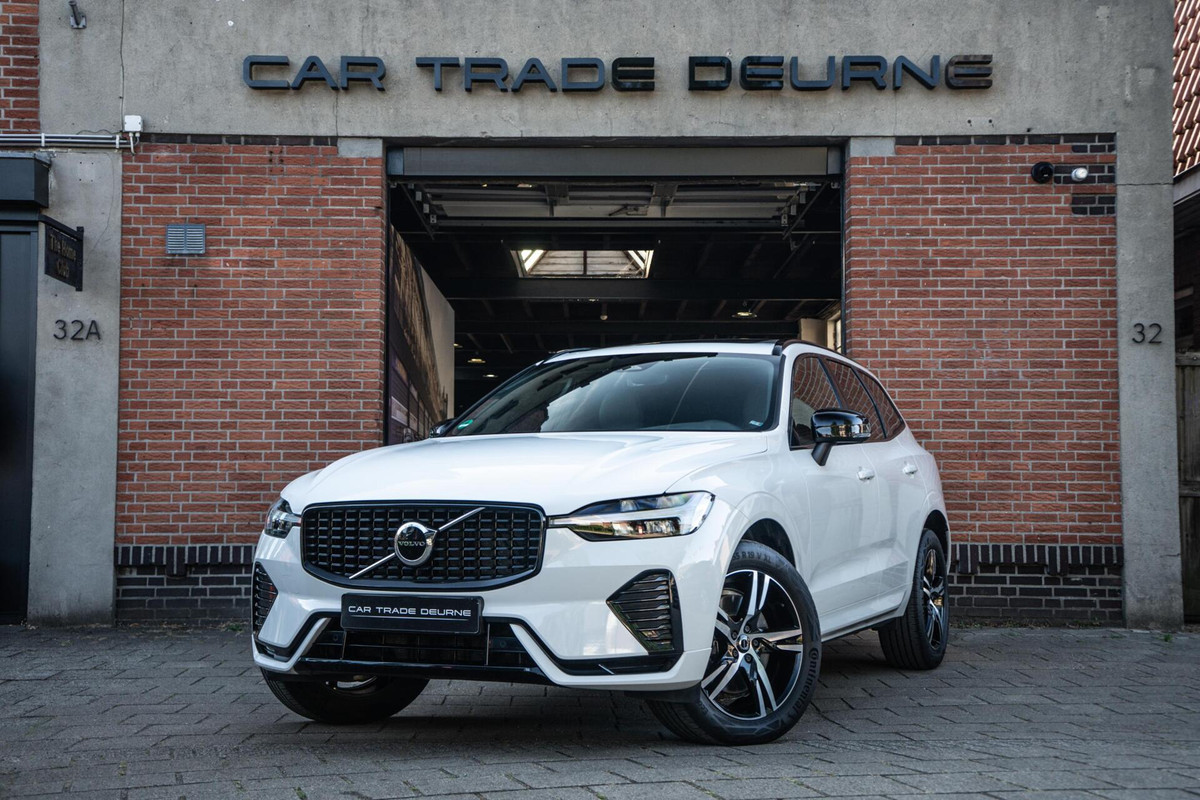 Volvo XC60 2.0 B4 R-Design Pano / Camera / Memory
