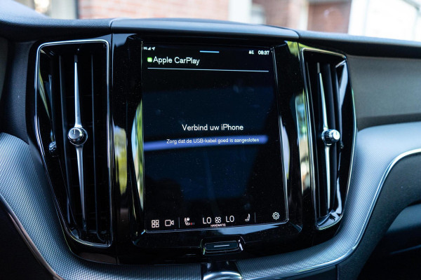 Volvo XC60 2.0 B4 R-Design Pano / Camera / Memory