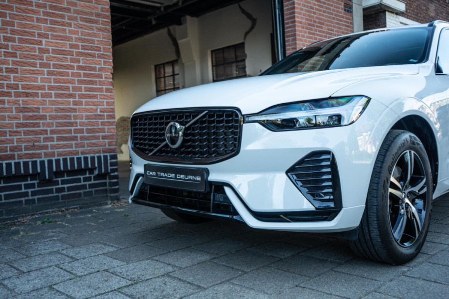 Volvo XC60 2.0 B4 R-Design Pano / Camera / Memory