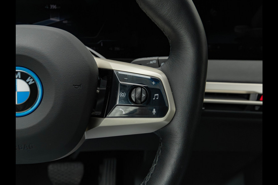 BMW iX xDrive50 - 112 kWh - Sportpakket - Driving Ass Prof - Head-up