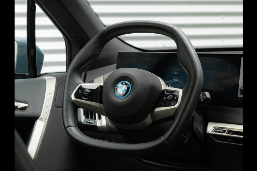 BMW iX xDrive50 - 112 kWh - Sportpakket - Driving Ass Prof - Head-up