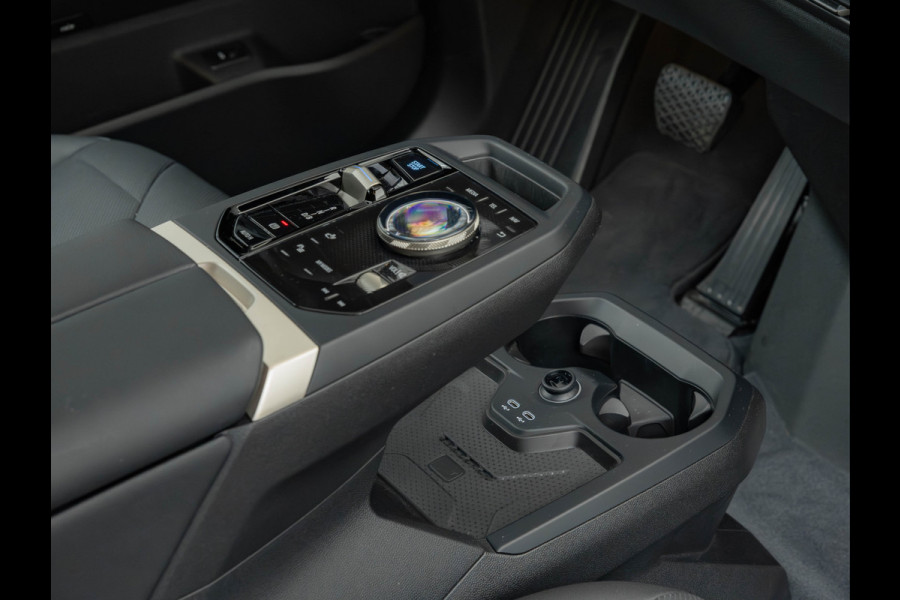 BMW iX xDrive50 - 112 kWh - Sportpakket - Driving Ass Prof - Head-up