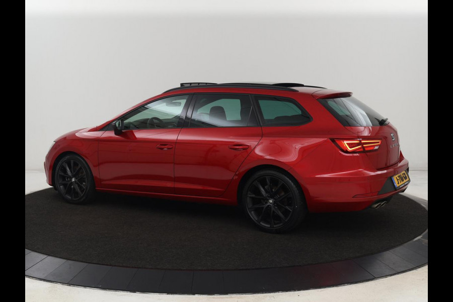 Seat Leon 1.5 TSI FR Ultimate Edition Black | 1e eigenaar | Panoramadak | Stoelverwarming | Adaptive cruise | Camera | Beats Pack | Carplay | Virtual Cockpit | Keyless | Full LED | Navigatie | Leder/Alcantara