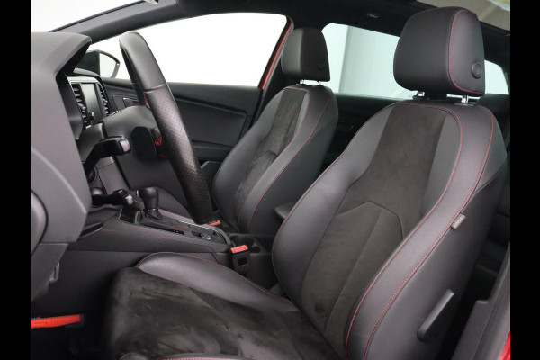 Seat Leon 1.5 TSI FR Ultimate Edition Black | 1e eigenaar | Panoramadak | Stoelverwarming | Adaptive cruise | Camera | Beats Pack | Carplay | Virtual Cockpit | Keyless | Full LED | Navigatie | Leder/Alcantara