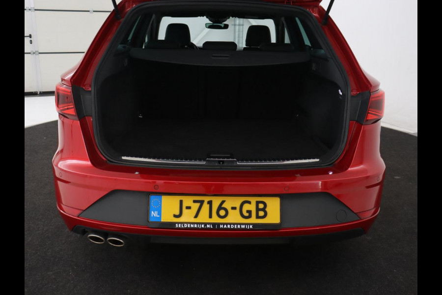 Seat Leon 1.5 TSI FR Ultimate Edition Black | 1e eigenaar | Panoramadak | Stoelverwarming | Adaptive cruise | Camera | Beats Pack | Carplay | Virtual Cockpit | Keyless | Full LED | Navigatie | Leder/Alcantara