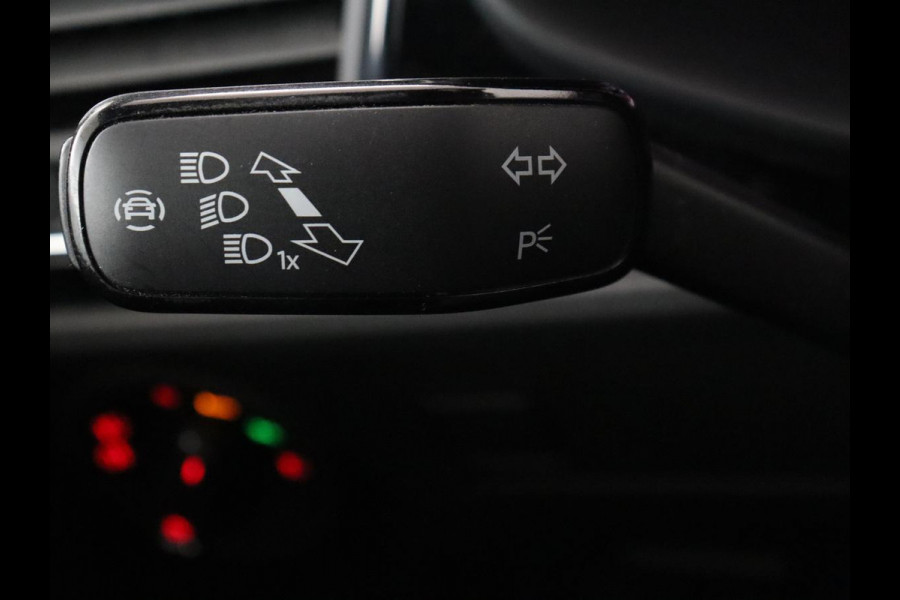 Seat Leon 1.5 TSI FR Ultimate Edition Black | 1e eigenaar | Panoramadak | Stoelverwarming | Adaptive cruise | Camera | Beats Pack | Carplay | Virtual Cockpit | Keyless | Full LED | Navigatie | Leder/Alcantara