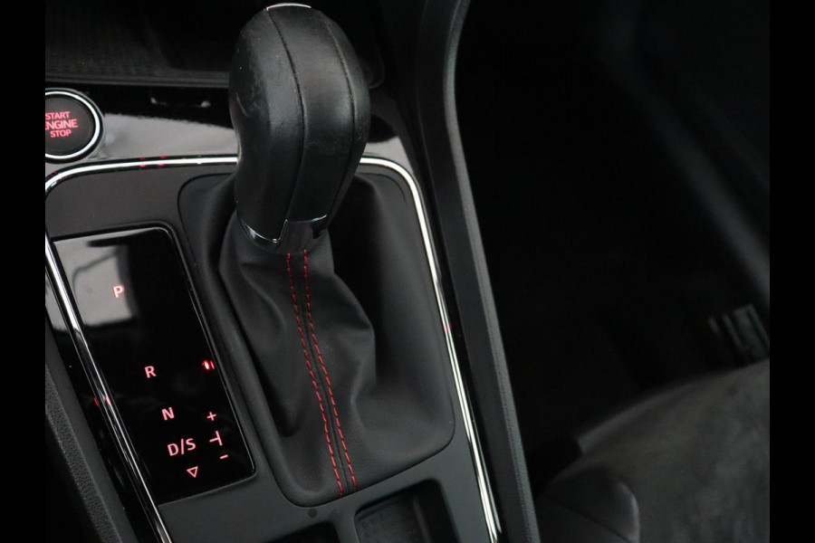 Seat Leon 1.5 TSI FR Ultimate Edition Black | 1e eigenaar | Panoramadak | Stoelverwarming | Adaptive cruise | Camera | Beats Pack | Carplay | Virtual Cockpit | Keyless | Full LED | Navigatie | Leder/Alcantara