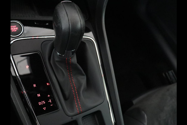 Seat Leon 1.5 TSI FR Ultimate Edition Black | 1e eigenaar | Panoramadak | Stoelverwarming | Adaptive cruise | Camera | Beats Pack | Carplay | Virtual Cockpit | Keyless | Full LED | Navigatie | Leder/Alcantara