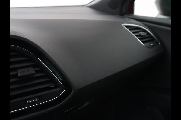 Seat Leon 1.5 TSI FR Ultimate Edition Black | 1e eigenaar | Panoramadak | Stoelverwarming | Adaptive cruise | Camera | Beats Pack | Carplay | Virtual Cockpit | Keyless | Full LED | Navigatie | Leder/Alcantara