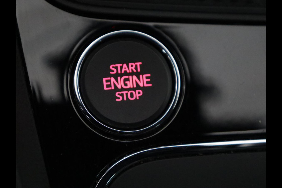 Seat Leon 1.5 TSI FR Ultimate Edition Black | 1e eigenaar | Panoramadak | Stoelverwarming | Adaptive cruise | Camera | Beats Pack | Carplay | Virtual Cockpit | Keyless | Full LED | Navigatie | Leder/Alcantara