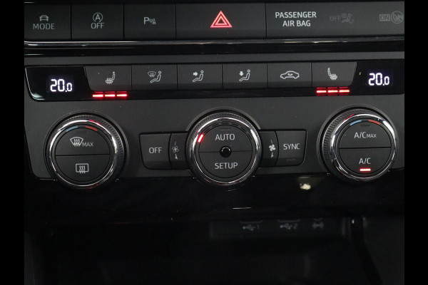 Seat Leon 1.5 TSI FR Ultimate Edition Black | 1e eigenaar | Panoramadak | Stoelverwarming | Adaptive cruise | Camera | Beats Pack | Carplay | Virtual Cockpit | Keyless | Full LED | Navigatie | Leder/Alcantara