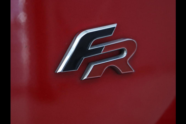 Seat Leon 1.5 TSI FR Ultimate Edition Black | 1e eigenaar | Panoramadak | Stoelverwarming | Adaptive cruise | Camera | Beats Pack | Carplay | Virtual Cockpit | Keyless | Full LED | Navigatie | Leder/Alcantara