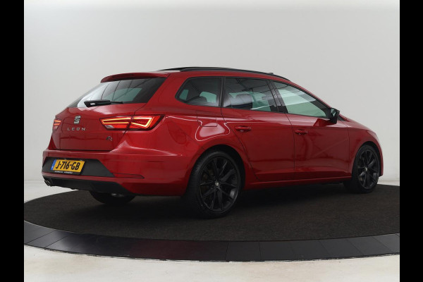 Seat Leon 1.5 TSI FR Ultimate Edition Black | 1e eigenaar | Panoramadak | Stoelverwarming | Adaptive cruise | Camera | Beats Pack | Carplay | Virtual Cockpit | Keyless | Full LED | Navigatie | Leder/Alcantara