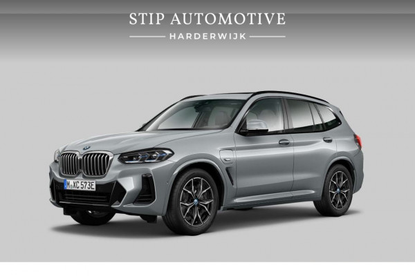 BMW X3 xDrive30e M Sport (wordt verwacht) | Panoramadak | Laser | Head-Up | Trekhaak | CarPlay |