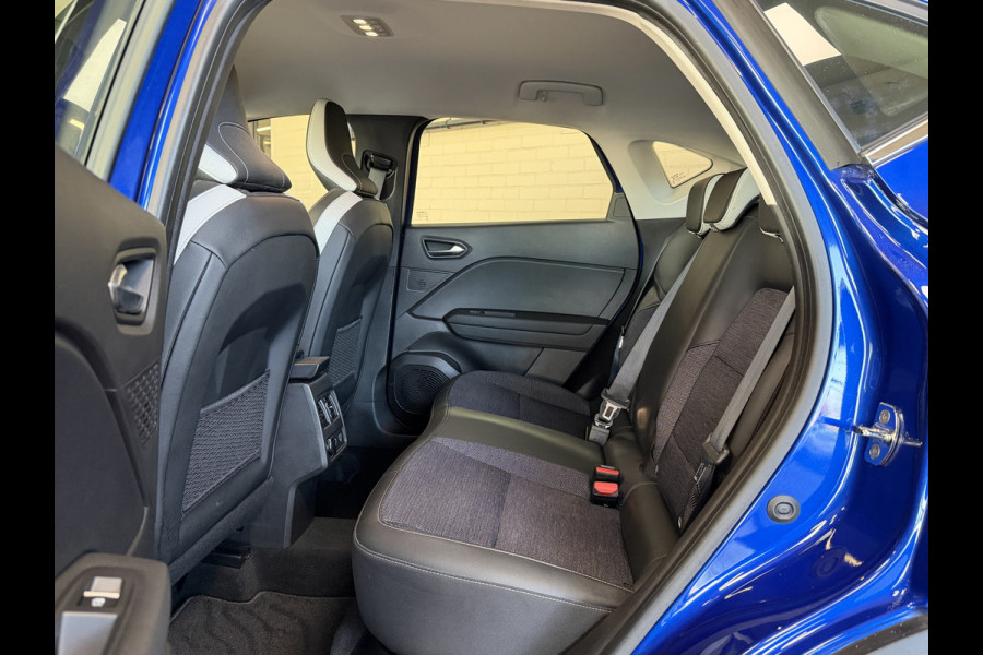 Renault Captur 1.3 TCe AUT 130 Intens | Groot Navi | Carplay | 17" | Stoelverwarming | Camera | PDC V+A | Keyless | 100% Renault onderhouden!