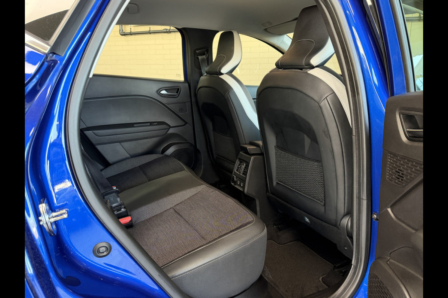 Renault Captur 1.3 TCe AUT 130 Intens | Groot Navi | Carplay | 17" | Stoelverwarming | Camera | PDC V+A | Keyless | 100% Renault onderhouden!