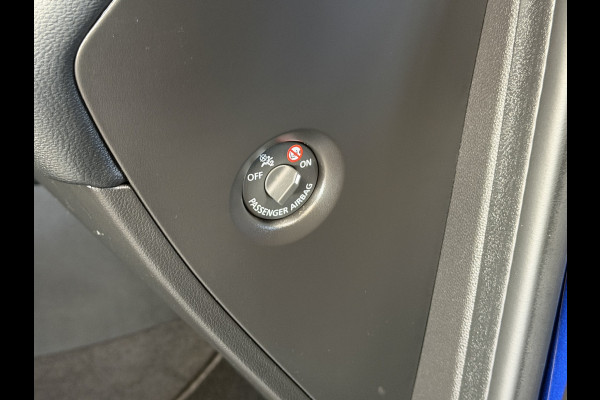 Renault Captur 1.3 TCe AUT 130 Intens | Groot Navi | Carplay | 17" | Stoelverwarming | Camera | PDC V+A | Keyless | 100% Renault onderhouden!