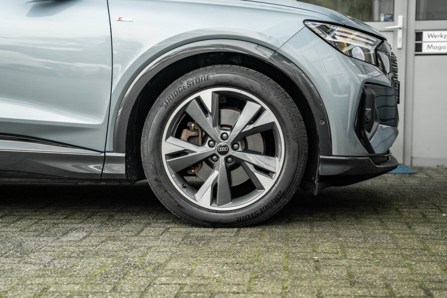 Audi Q4 e-tron 50 quattro S edition 77 kWh Matrix, ACC, Panorama, trekhaak