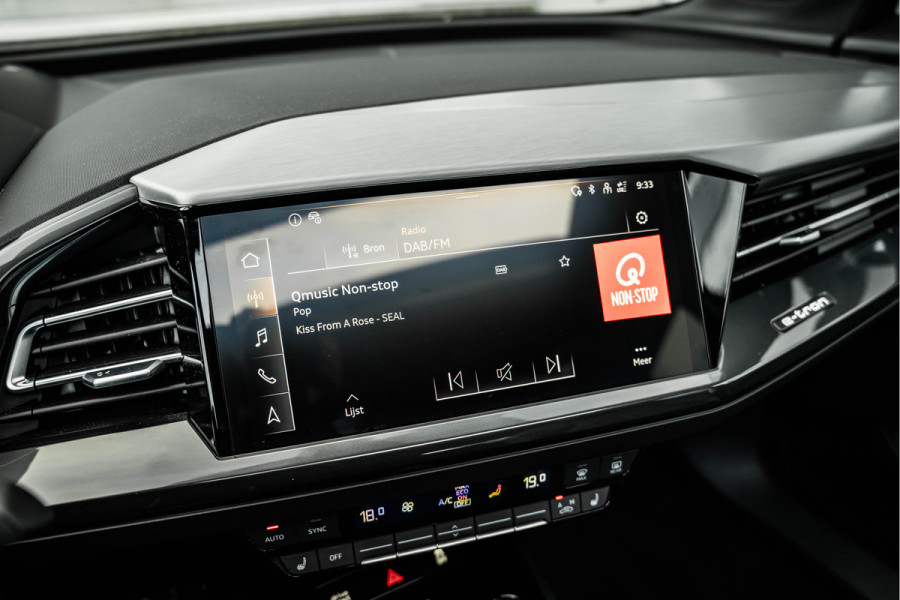 Audi Q4 e-tron 50 quattro S edition 77 kWh Matrix, ACC, Panorama, trekhaak