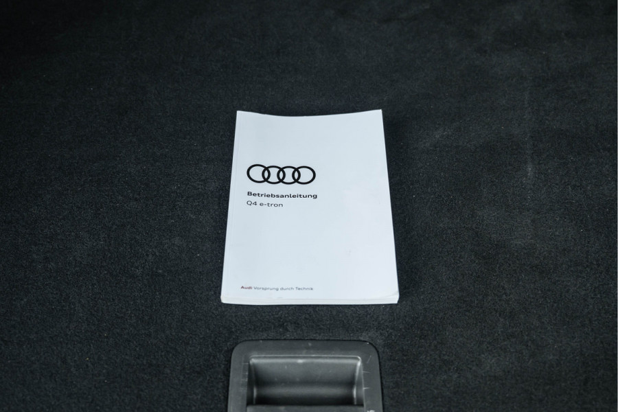 Audi Q4 e-tron 50 quattro S edition 77 kWh Matrix, ACC, Panorama, trekhaak