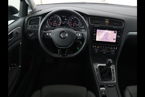 Volkswagen Golf 1.5 TSI Comfortline Business | Trekhaak | Stoelverwarming | Massage | Carplay | Navigatie | Parkeerhulp | Adaptive cruise | Climate control | LED | Bluetooth