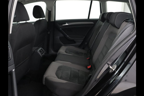 Volkswagen Golf 1.5 TSI Comfortline Business | Trekhaak | Stoelverwarming | Massage | Carplay | Navigatie | Parkeerhulp | Adaptive cruise | Climate control | LED | Bluetooth