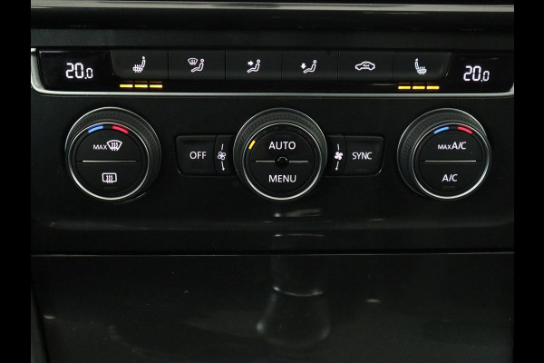 Volkswagen Golf 1.5 TSI Comfortline Business | Trekhaak | Stoelverwarming | Massage | Carplay | Navigatie | Parkeerhulp | Adaptive cruise | Climate control | LED | Bluetooth