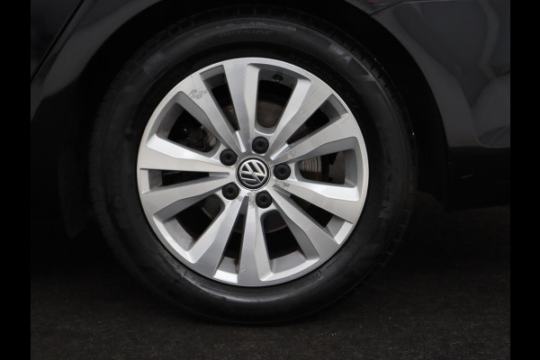 Volkswagen Golf 1.5 TSI Comfortline Business | Trekhaak | Stoelverwarming | Massage | Carplay | Navigatie | Parkeerhulp | Adaptive cruise | Climate control | LED | Bluetooth