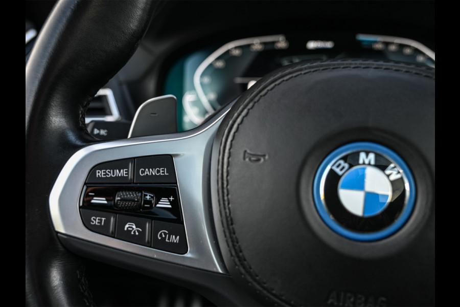 BMW X3 xDrive30e HIGH EXECUTIVE | M-SPORT | PERFORMANCE SEATS | FULL-STYLING | PANORAMADAK | HEAD-UP | HARMAN/KARDON | AMBIANCE INTERIE