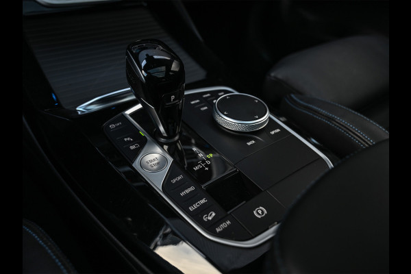 BMW X3 xDrive30e HIGH EXECUTIVE | M-SPORT | PERFORMANCE SEATS | FULL-STYLING | PANORAMADAK | HEAD-UP | HARMAN/KARDON | AMBIANCE INTERIE