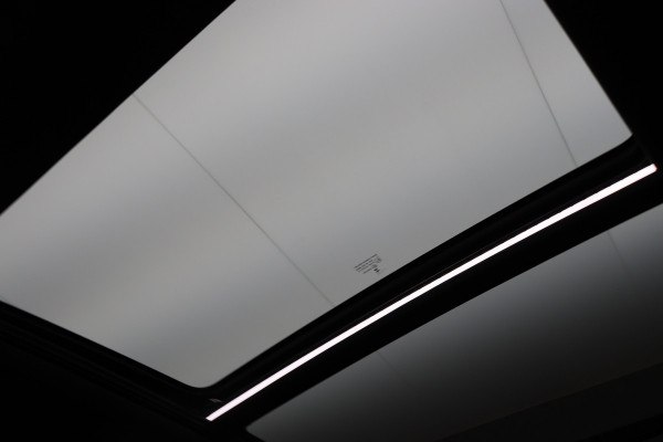 Peugeot 3008 1.6 HYbrid 225 GT Panoramadak, ACC, Camera, Apple Carplay, Sfeerverlichting, LED, DAB, 18''