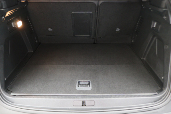 Peugeot 3008 1.6 HYbrid 225 GT Panoramadak, ACC, Camera, Apple Carplay, Sfeerverlichting, LED, DAB, 18''