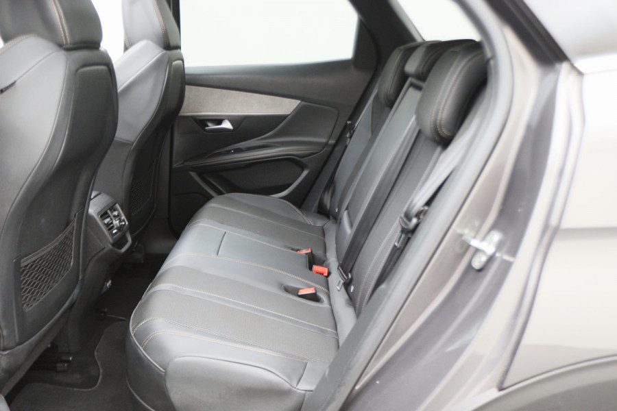 Peugeot 3008 1.6 HYbrid 225 GT Panoramadak, ACC, Camera, Apple Carplay, Sfeerverlichting, LED, DAB, 18''