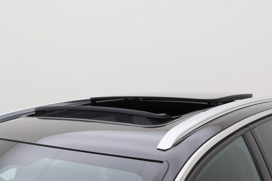 Peugeot 3008 1.6 HYbrid 225 GT Panoramadak, ACC, Camera, Apple Carplay, Sfeerverlichting, LED, DAB, 18''