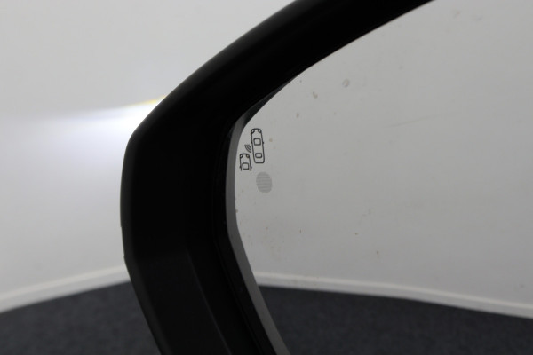 Peugeot 3008 1.6 HYbrid 225 GT Panoramadak, ACC, Camera, Apple Carplay, Sfeerverlichting, LED, DAB, 18''