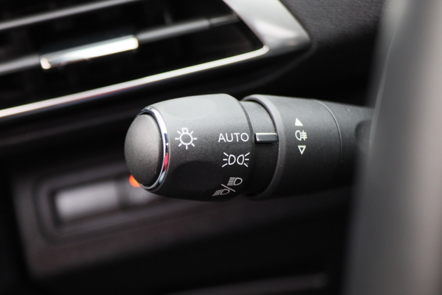 Peugeot 3008 1.6 HYbrid 225 GT Panoramadak, ACC, Camera, Apple Carplay, Sfeerverlichting, LED, DAB, 18''