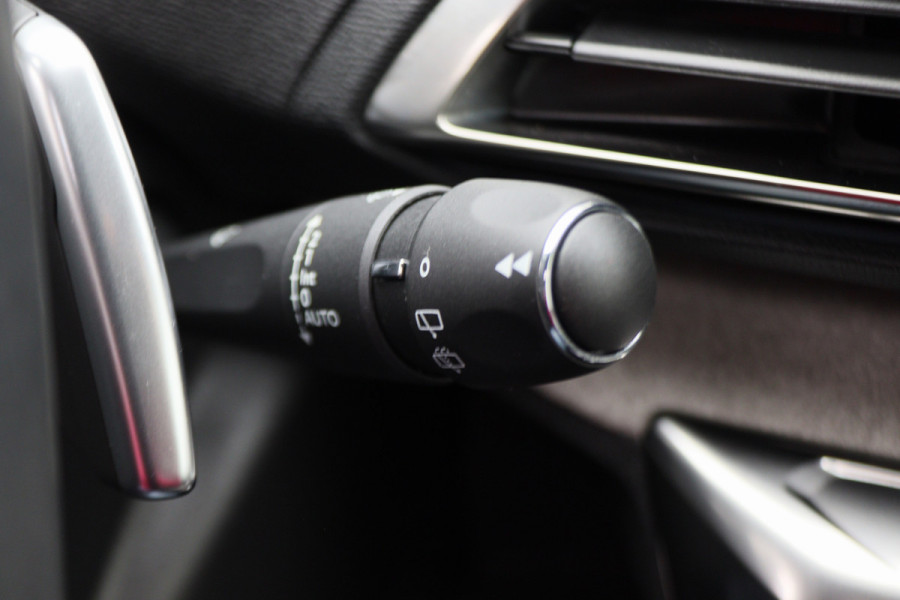 Peugeot 3008 1.6 HYbrid 225 GT Panoramadak, ACC, Camera, Apple Carplay, Sfeerverlichting, LED, DAB, 18''