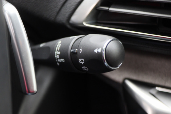 Peugeot 3008 1.6 HYbrid 225 GT Panoramadak, ACC, Camera, Apple Carplay, Sfeerverlichting, LED, DAB, 18''