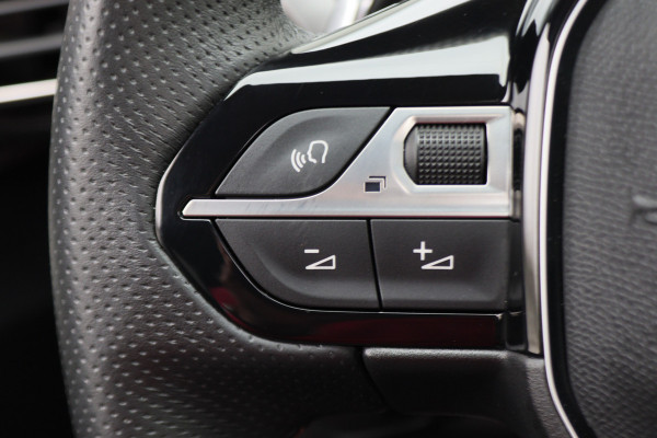 Peugeot 3008 1.6 HYbrid 225 GT Panoramadak, ACC, Camera, Apple Carplay, Sfeerverlichting, LED, DAB, 18''