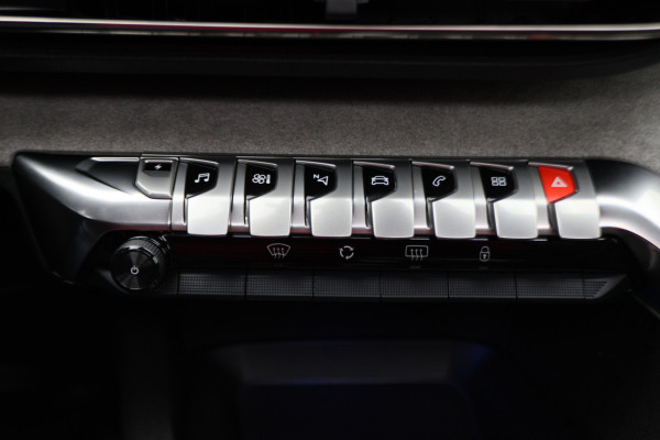 Peugeot 3008 1.6 HYbrid 225 GT Panoramadak, ACC, Camera, Apple Carplay, Sfeerverlichting, LED, DAB, 18''